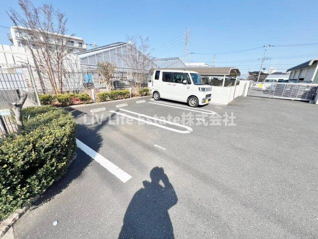 シャン・ド・フルールの駐車場