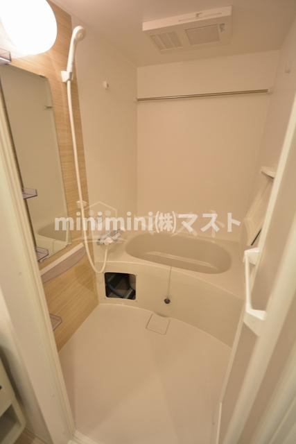 セレニテ日本橋プリエの浴室|※お部屋によりカラーリングが異なります。