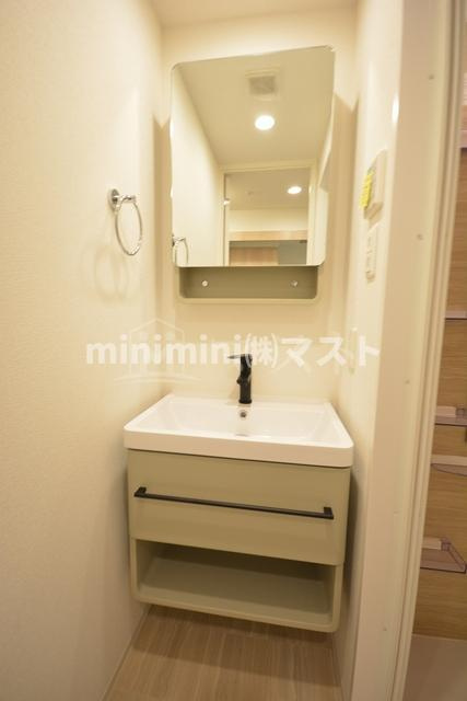 セレニテ日本橋プリエの洗面所|※お部屋によりカラーリングが異なります。
