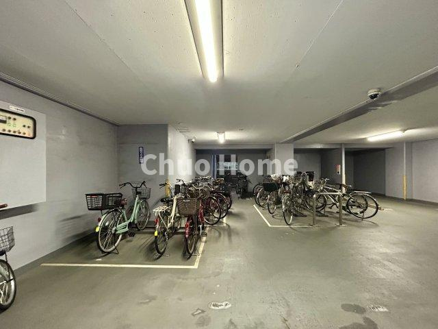 セザール錦糸町の駐輪場|【自転車置き場】最新の空き状況や費用などの詳細は担当スタッフまでお問い合わせください。
