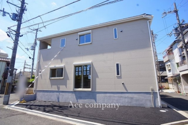 【外観】 | 東大阪市金岡3丁目 | 【角地☆2階建て♪制振装置装備、地震の揺れを吸収する家☆防犯カメラ完備☆】ローン返済目安：月々約100771円（頭金0円、変動金利0.875％、返済期間40年、ボーナス払い無しで試算しています）