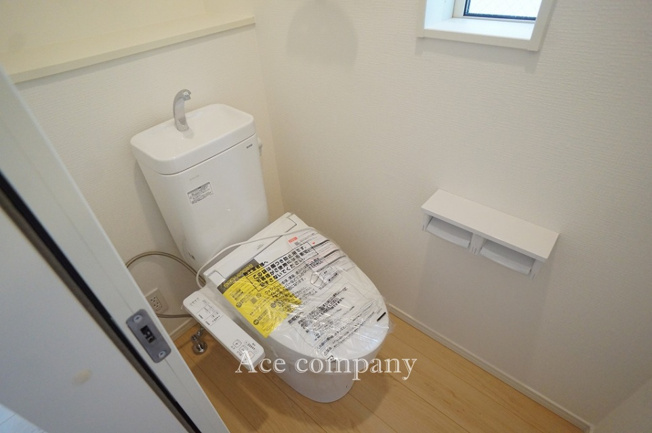 【トイレ】 | 東大阪市金岡3丁目 | トイレは1階と2階の各階に完備♪ともに同仕様のシャワートイレです☆