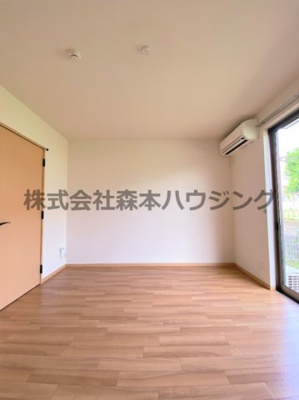 【洋室】 | 　オレンジハイツ | ゆったりした洋室です