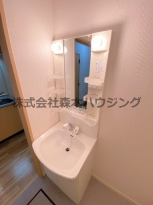 【独立洗面台】 | 　オレンジハイツ | 独立洗面台で身支度をすべて済ませてしまいましょう