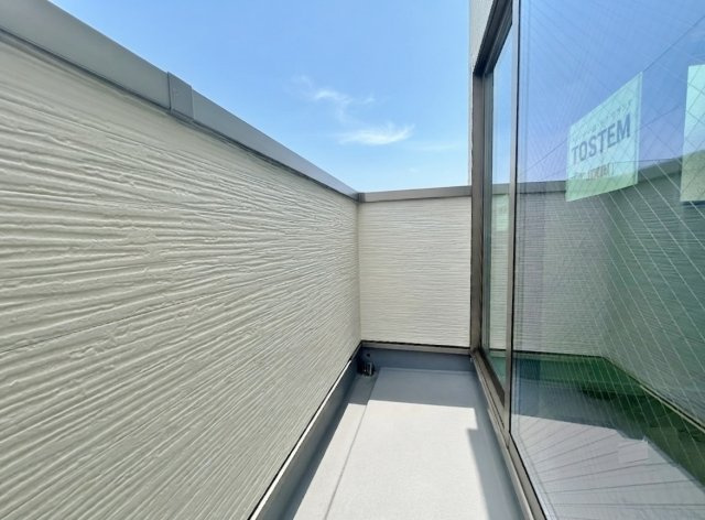練馬区旭町3丁目 限定1棟の洋室|3階4.6帖洋室(納戸表記)
2面開口の明るく快適な洋室です