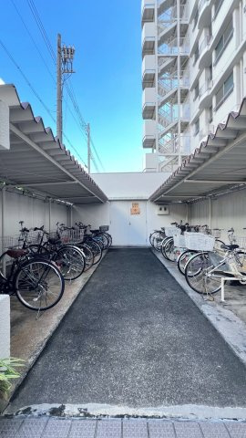 西宮東パーク・マンションの駐輪場