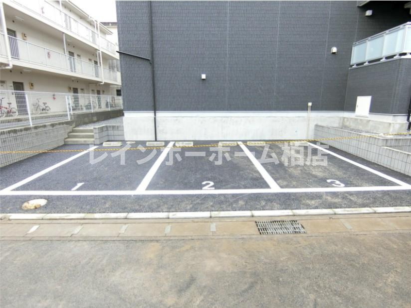 【仲介手数料：50％OFF】対象物件！の駐車場|カースペースがあります