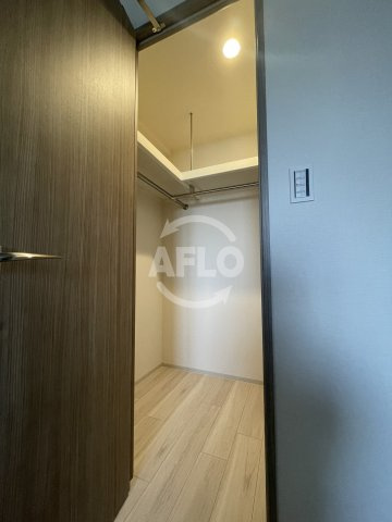 プレサンスグラン福島　鷺洲小学校区の収納|プレサンスグラン福島　ウォークインクローゼット