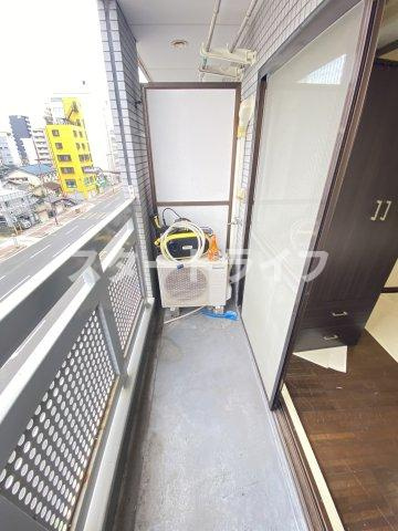 大阪市東淀川区東中島１丁目の賃貸マンションのバルコニー