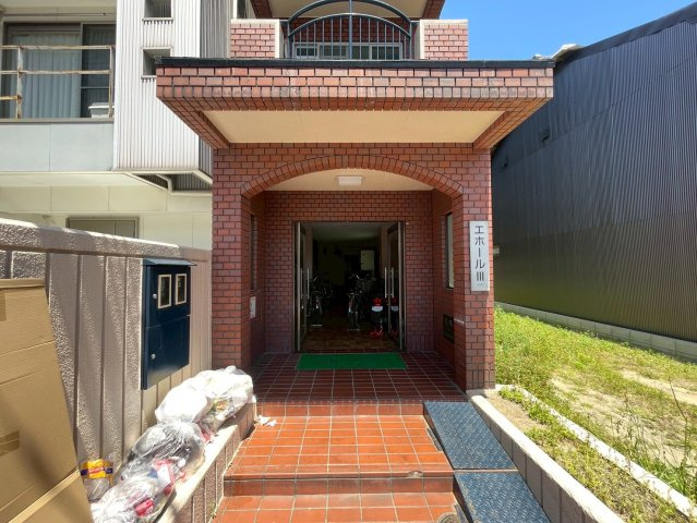 エホールⅢのエントランス