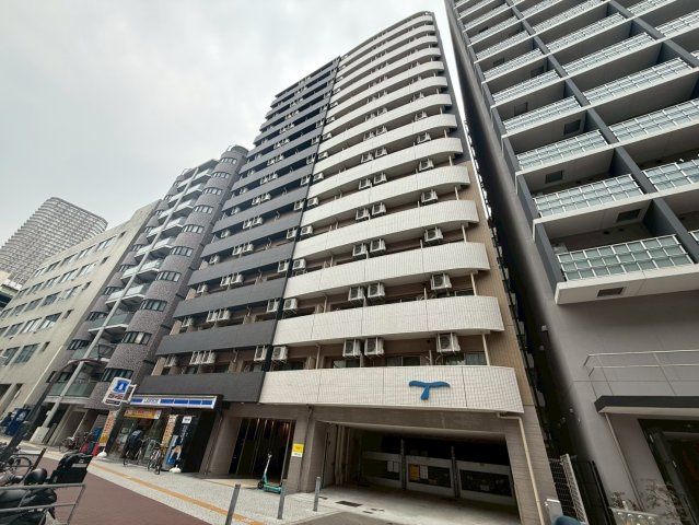 SERENiTE本町refletの外観