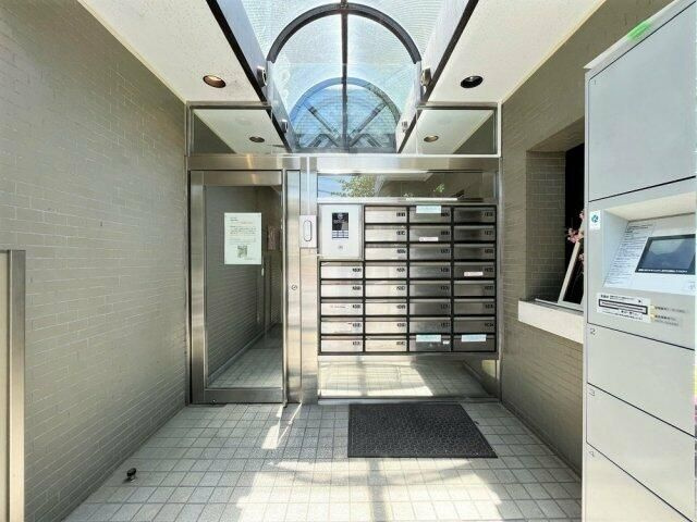 コスモ千早町のエントランス
