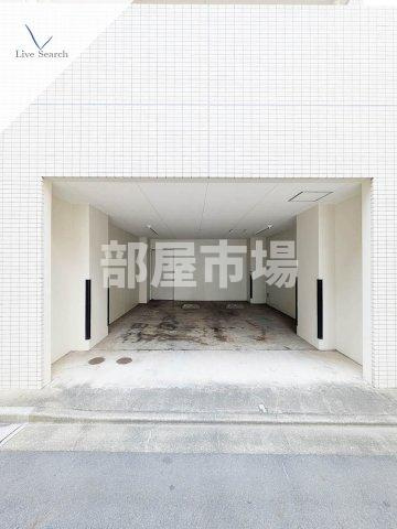 プレール・ドゥーク新御徒町の駐車場