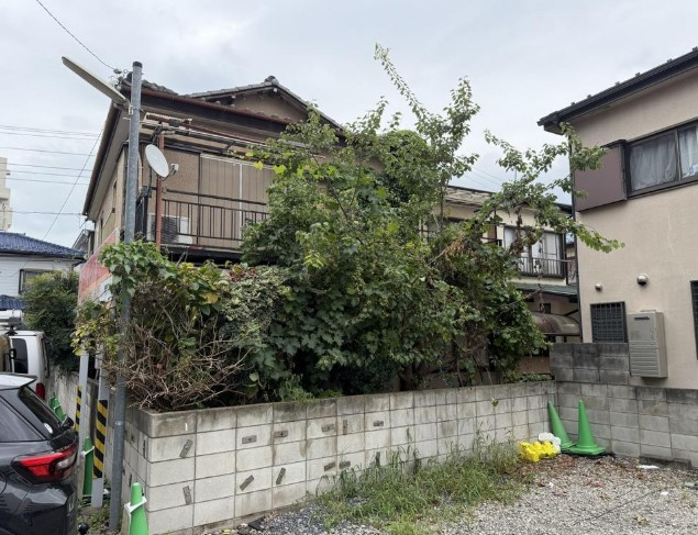 【中古】坂戸市日の出町中古住宅のバルコニー|バルコニー側駐車場にて陽当り良好