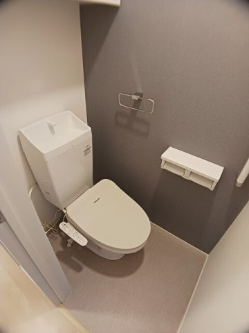 【トイレ】 | ソレイユ　ドゥ　ラペ | 落ち着いた色調のトイレです