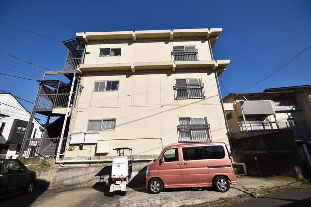 横浜市港南区上大岡東１丁目の賃貸マンションの外観