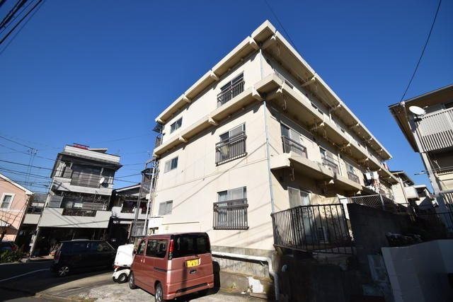 横浜市港南区上大岡東１丁目の賃貸マンションの外観