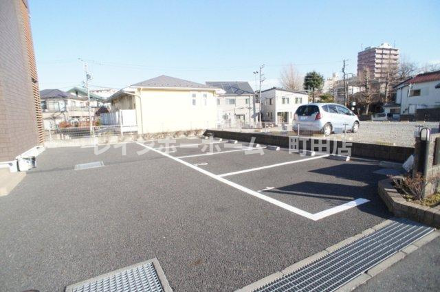 リブリ・コンソラトゥール※初期費用分割あと払いサービス利用可能物件の駐車場