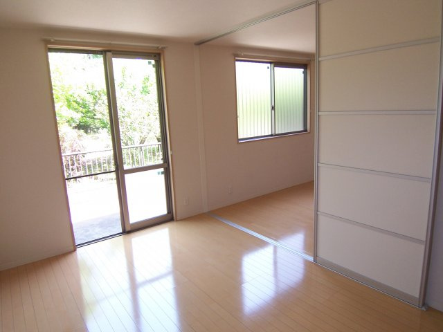 ルミエール割木の寝室|別部屋同一間取りのお写真となります。