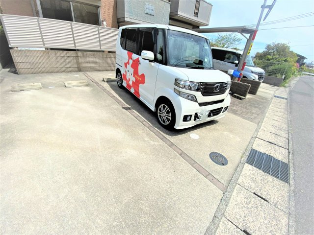 ルミエール割木の駐車場