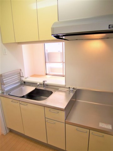 ルミエール割木のキッチン|別部屋同一間取りのお写真となります。