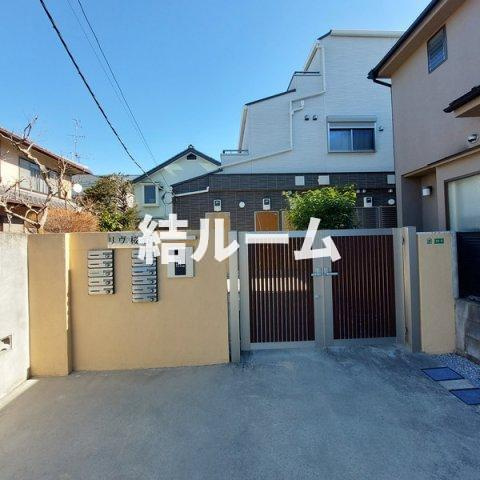 練馬区桜台１丁目のアパートのエントランス