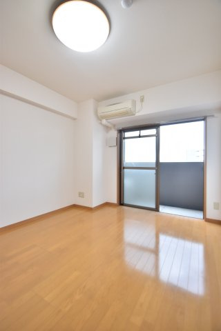 大阪市都島区都島北通２丁目の賃貸マンションの居間・リビング