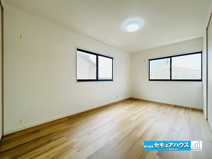 名古屋市緑区兵庫１丁目の中古一戸建の洋室|【洋室7.6帖　別角度】
◆全居室2面採光のため陽当たり・通風良好です♪　　　　　　　　　　　　　　　　　　　　　　　　　　　　　　　　　　　　　　　　　　　　　　　　　　　　　　　　　　　　　　　　