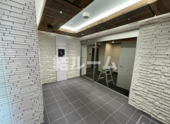 板橋区中台２丁目の賃貸マンションのエントランス