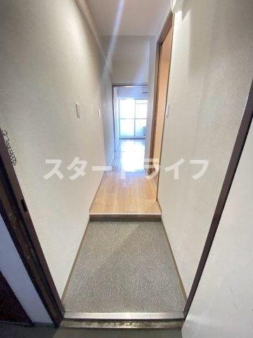 大阪市淀川区宮原１丁目の賃貸マンションの玄関
