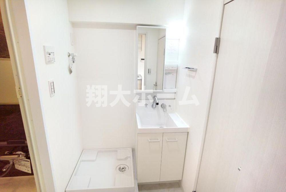 西片住宅の洗面所