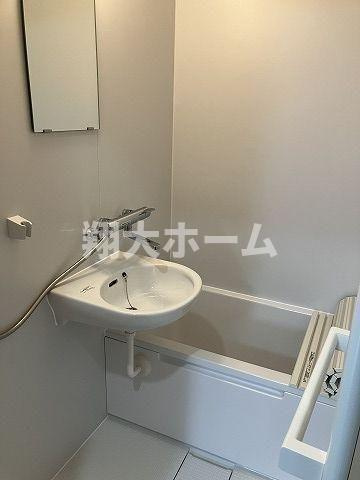 小笠原ビルの浴室