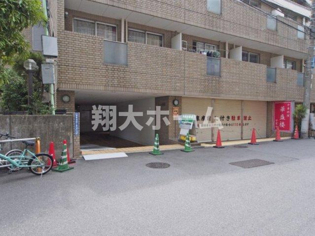 シェモワ新宿のエントランス