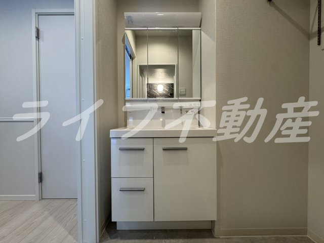 Sierra深江南の独立洗面台|朝の支度にも助かる、独立の洗髪洗面化粧台
