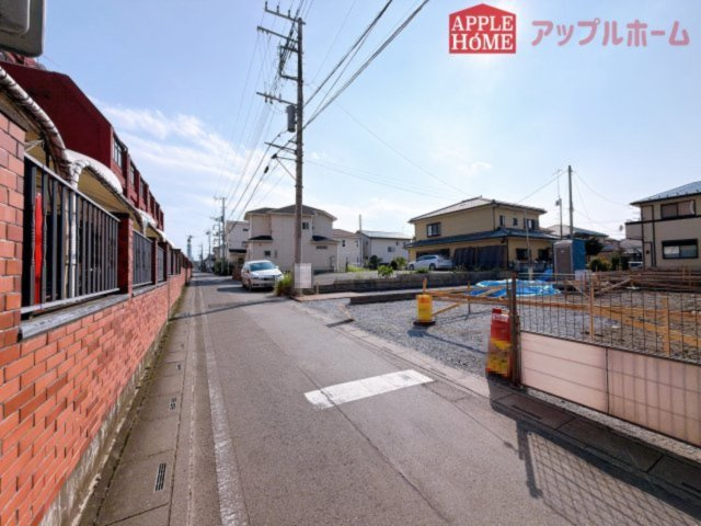 [新築住宅] 深谷市上野台 第63期 全2棟の前面道路含む現地写真