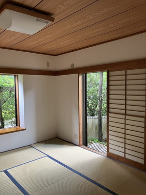 【和室】 | 向原1丁目戸建 | 1階・南西向き和室8帖☆専用庭に繋がるお部屋です！赤ちゃんのごろごろやハイハイはやっぱり和室がよかったりします♪