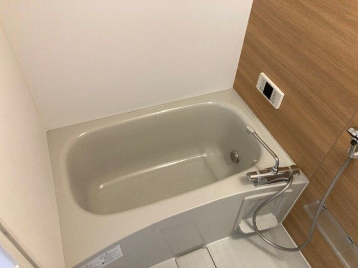 トレス日明壱番館の浴室