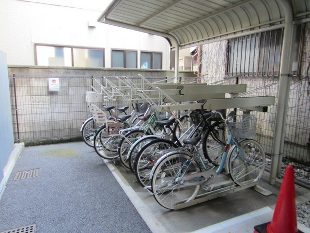 プリマベーラ王子のその他共用部分|敷地内に自転車置き場もあります。