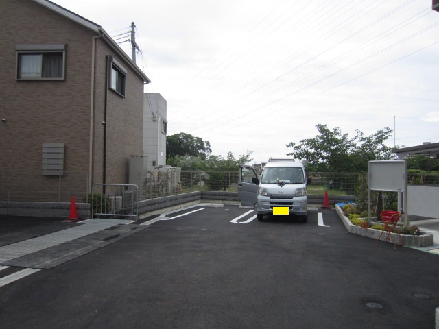 【駐車場】