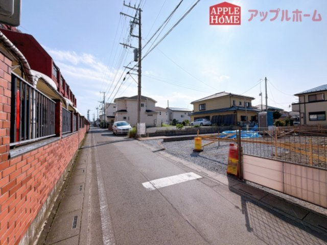 [新築住宅] 深谷市上野台 第63期 全2棟の前面道路含む現地写真