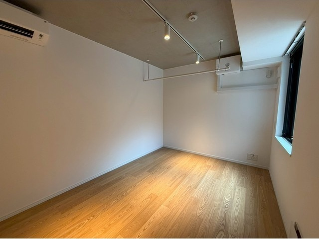 レジデンス北新宿の洋室