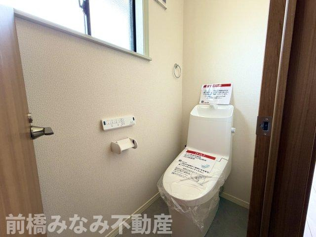 【中古】高崎市新町　４LDK＋Sのトイレ|落ち着いた色調のトイレです