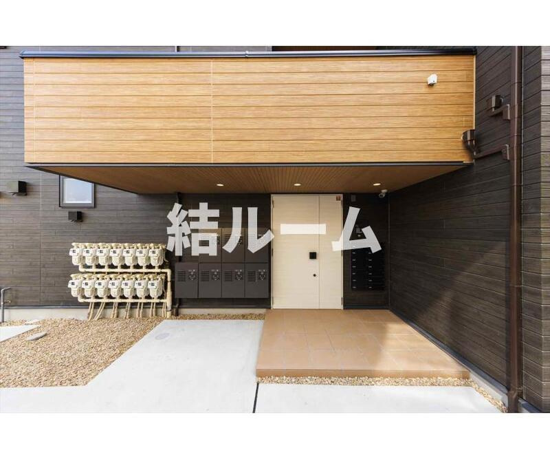 練馬区小竹町２丁目のアパートのエントランス