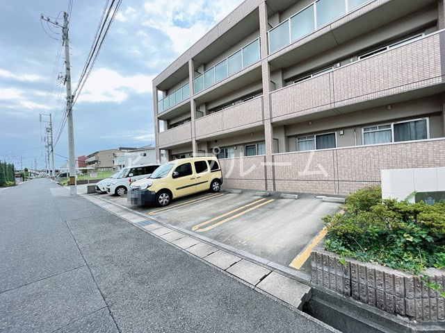 アーバン リミックスの駐車場