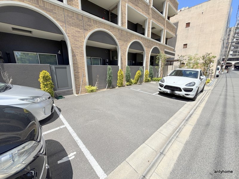 グランバース福島の駐車場