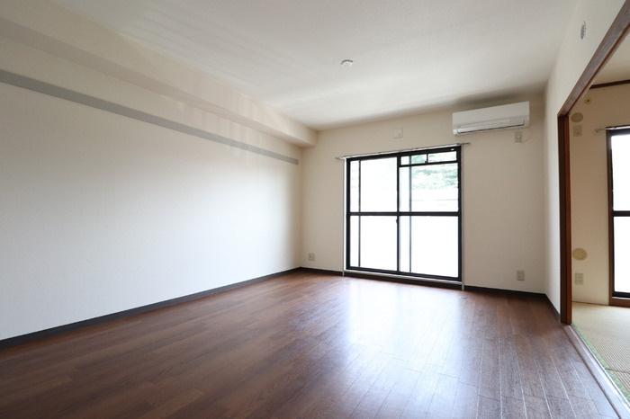 川崎市麻生区上麻生５丁目の賃貸マンションの居間・リビング|★お部屋探しはオールマイト不動産までご相談下さい♪