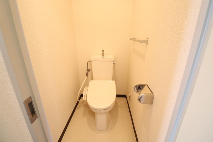 川崎市麻生区上麻生５丁目の賃貸マンションのトイレ|★お部屋探しはオールマイト不動産までご相談下さい♪