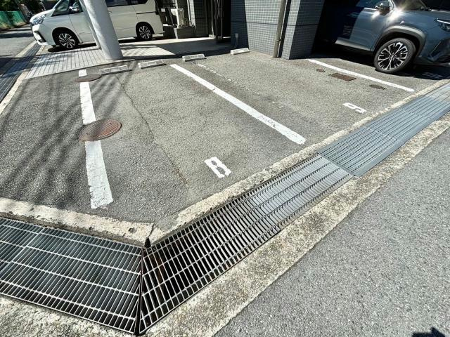 ロイヤルエビスの駐車場