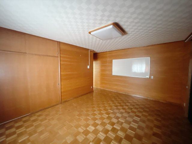 【中古戸建】前橋市日吉町2丁目の洋室|■洋室｜ナチュラルカラーの床です。模様替えなどとても楽しく工夫できます♪陽当たり、風通しもとても良いので毎日快適な生活スタートです！子供部屋にも良いですね♪
