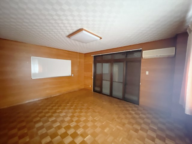 【中古戸建】前橋市日吉町2丁目の洋室|■洋室｜2階各居室には収納をご用意しています♪常にお部屋を綺麗に保てます！小さなお子様も自然とお片付けができるようになるのでうれしいですよね！